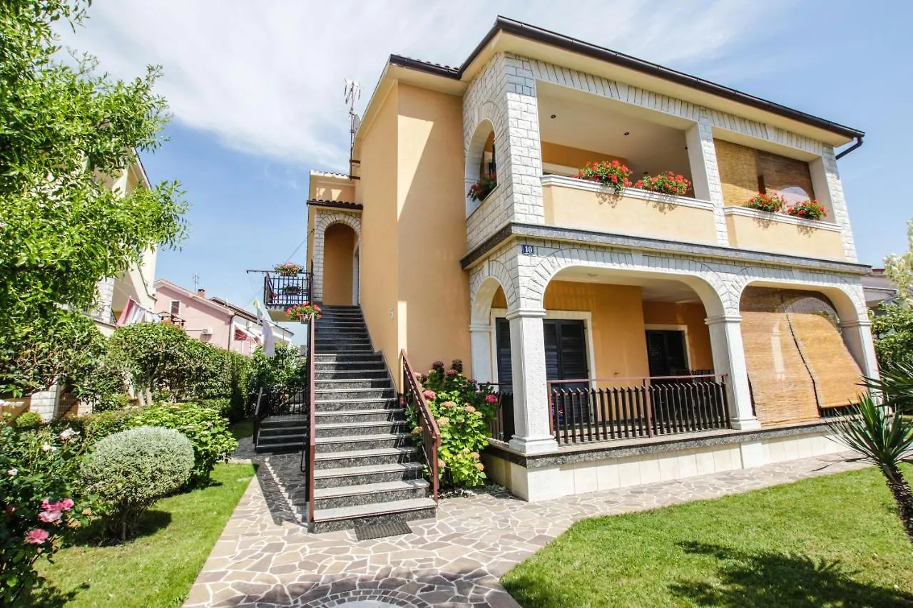Apartments Cvitan 1. Floor Porec