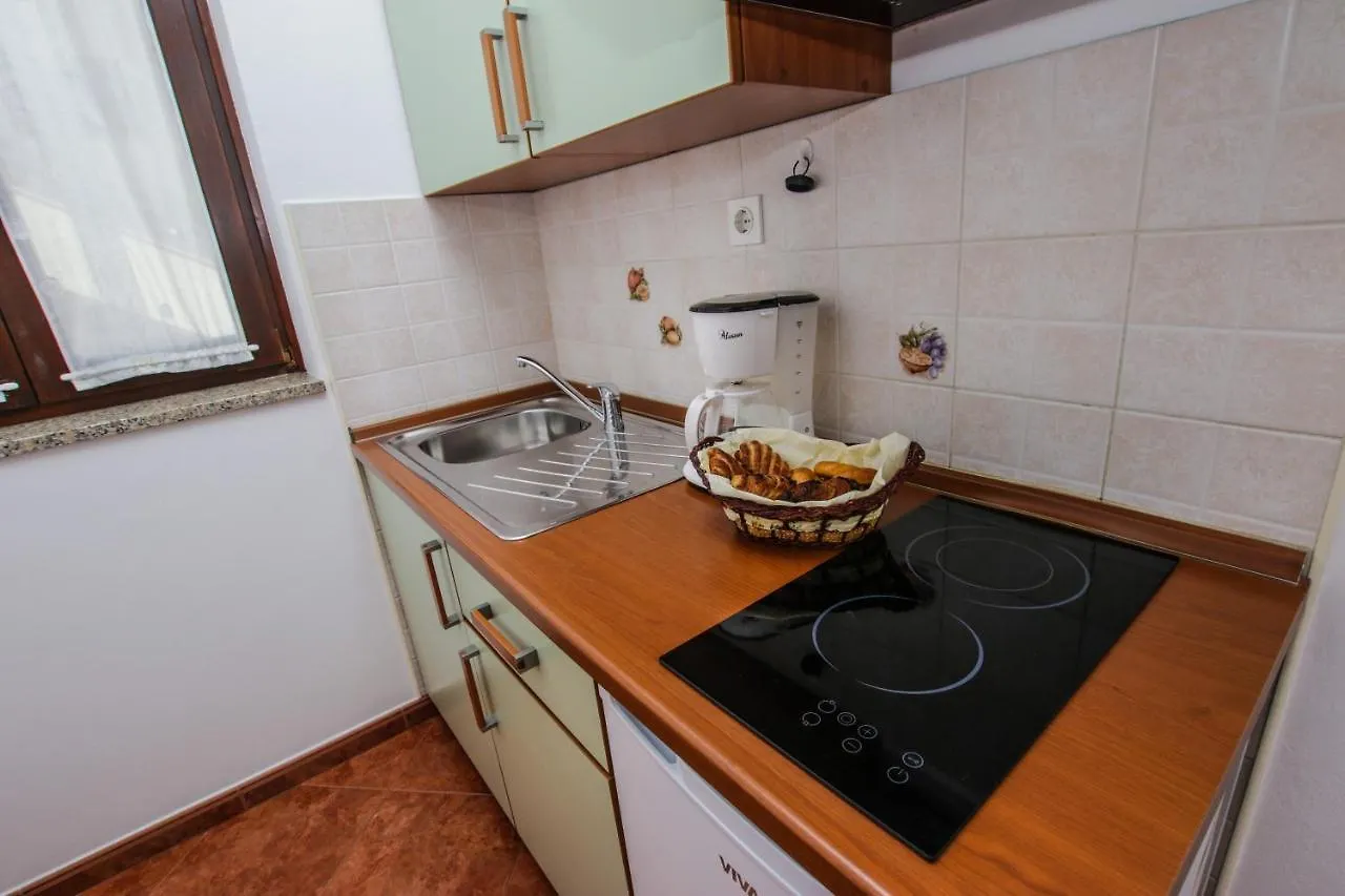 Apartments Cvitan 1. Floor Porec Croatia